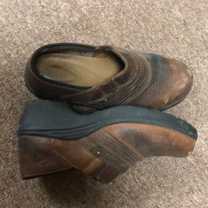 Women’s Ariat steel toe shoes